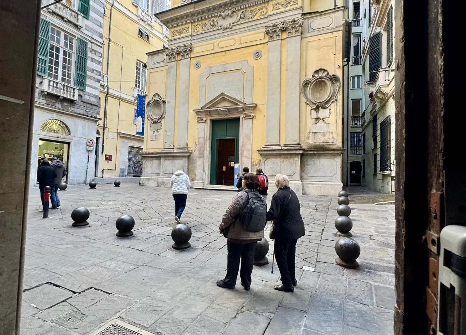Keys House Apartment Genoa Italy