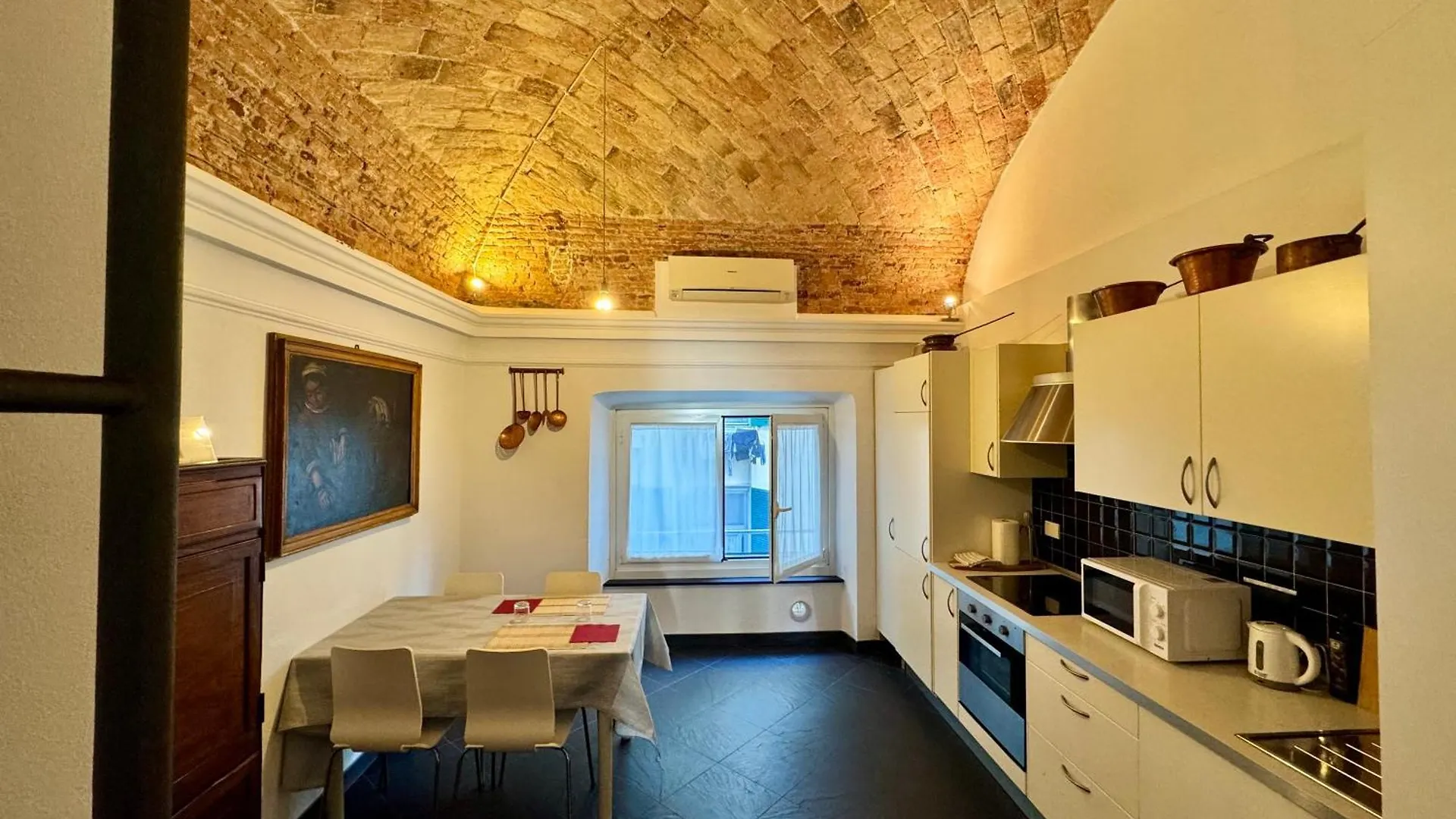 Keys House Apartment Genoa 0*,
